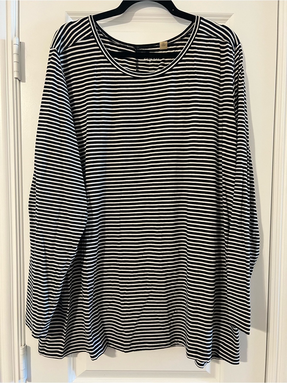 Striped Black & White Long Sleeve Top